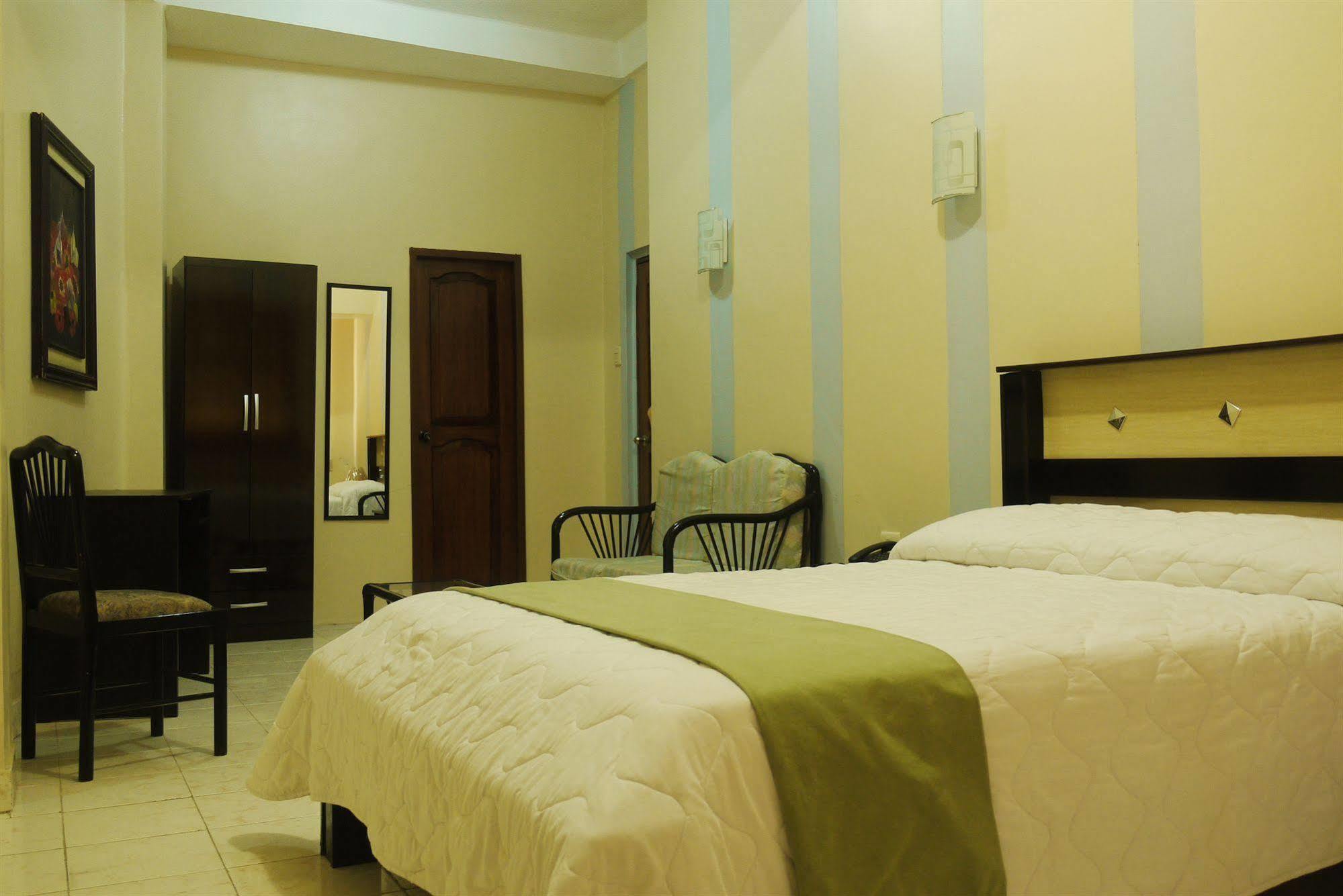 Atlantic Suites Hotel Γκουαγιακίλ Εξωτερικό φωτογραφία